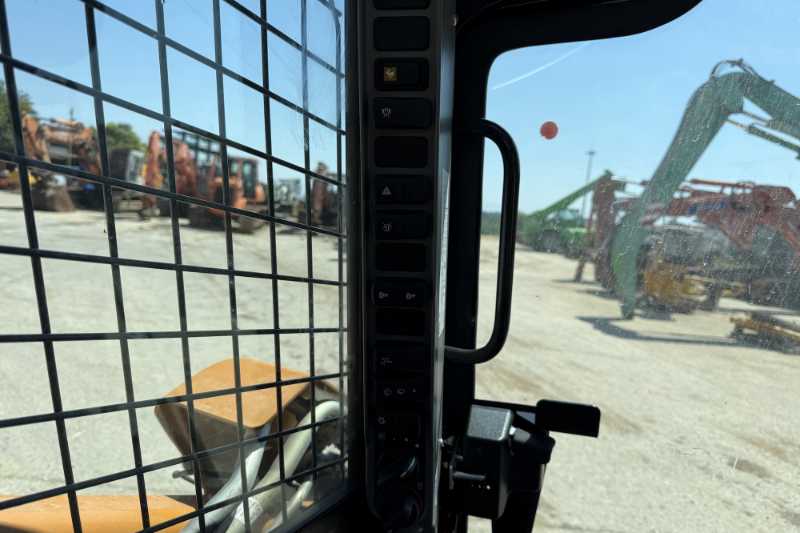 OmecoHub - Immagine CASE TV370B